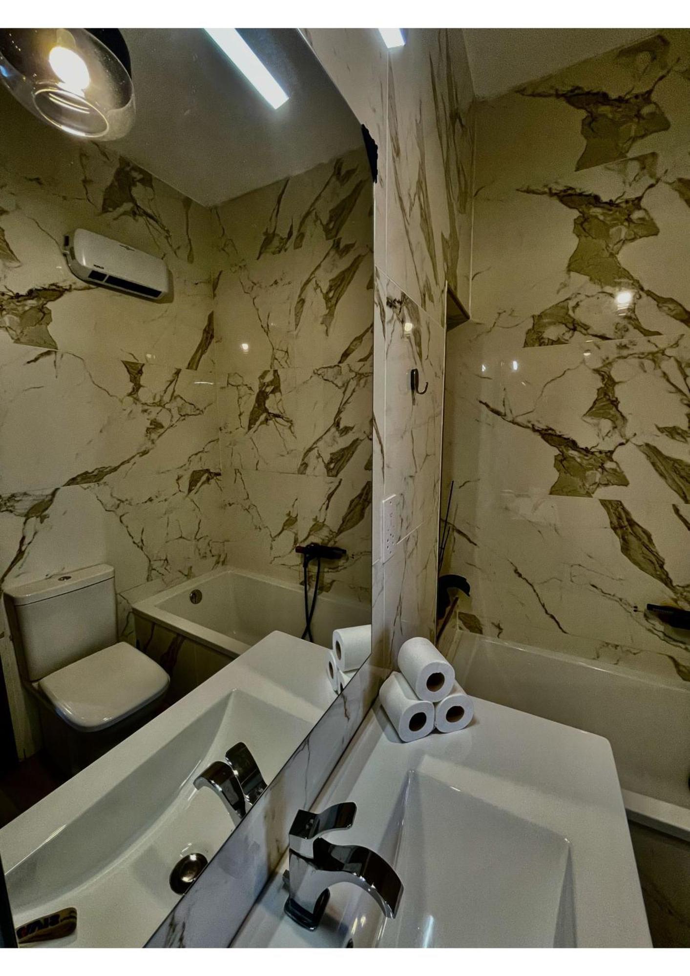 Airport Accommodation Bedroom With Bathroom Self Check In And Self Check Out Air-Condition Included Mqabba Eksteriør bilde